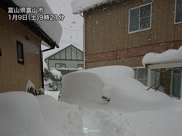 ウェザーニュースで放送された富山県の豪雪の様子